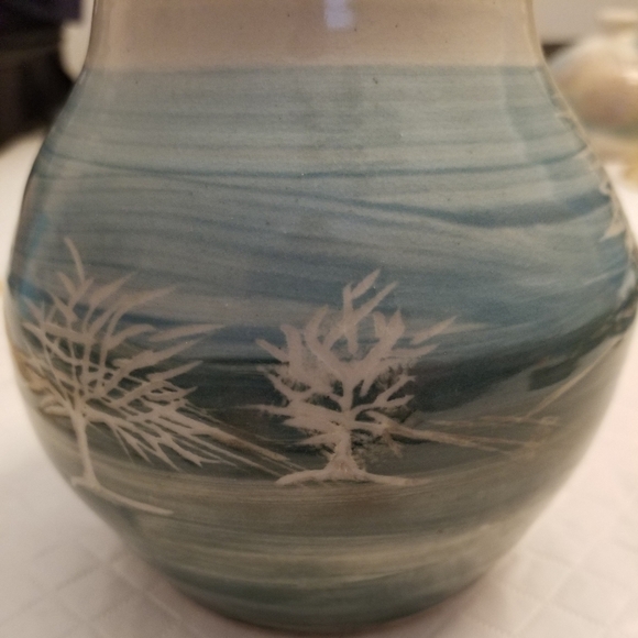 studio art pottery vase signed Bare Hands clay Works. Trees Blue & White - Picture 2 of 8
